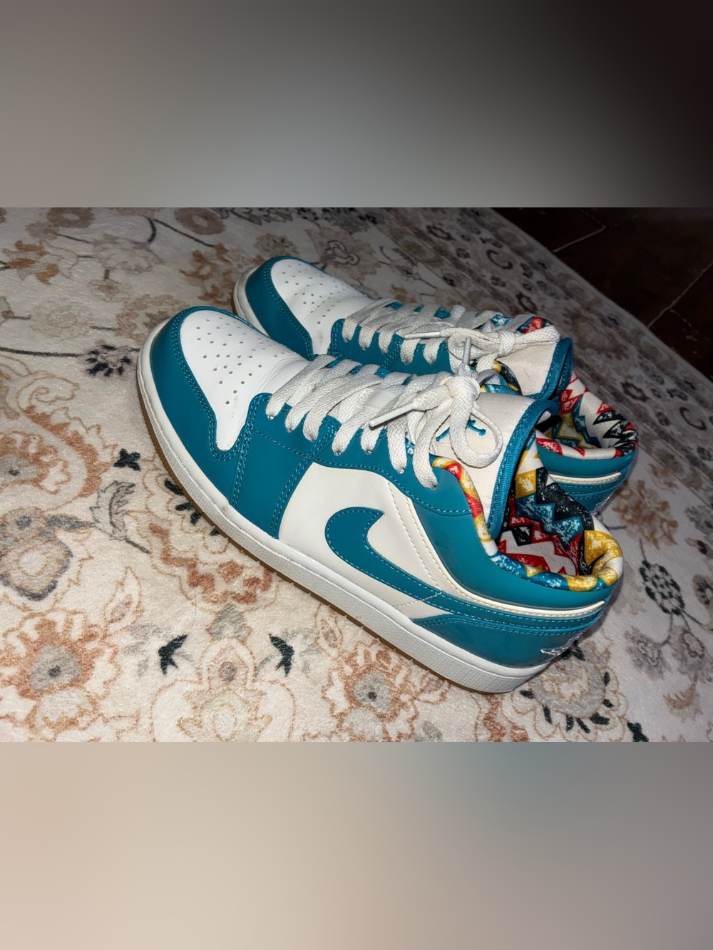 Jordan Kids Teal and White Low-Top Sneakers with Patterned Lining